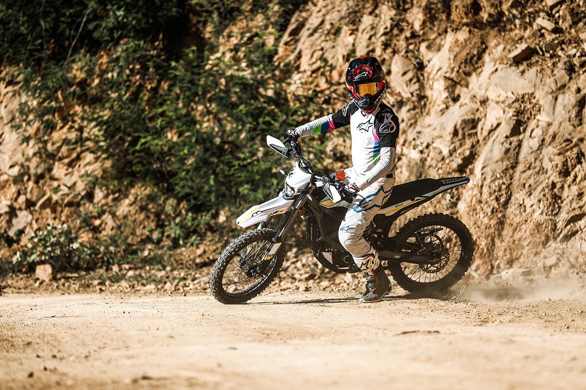 Electric Dirt Bike UAE 2025: Sur Ron vs Zero vs KTM Complete Comparison - SURRON.AE