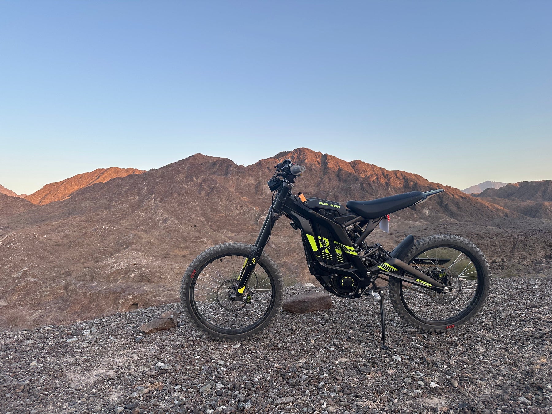 Surron E-Bike Survival Guide for the Middle East: Top Tips for Dubai & Desert Adventures - SURRON.AE